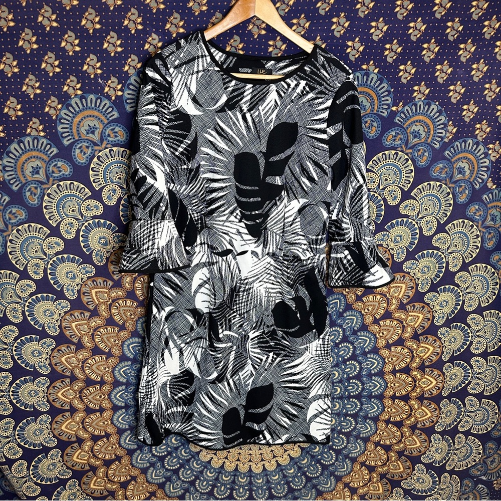 Leaf print & bell sleeved black & white dress